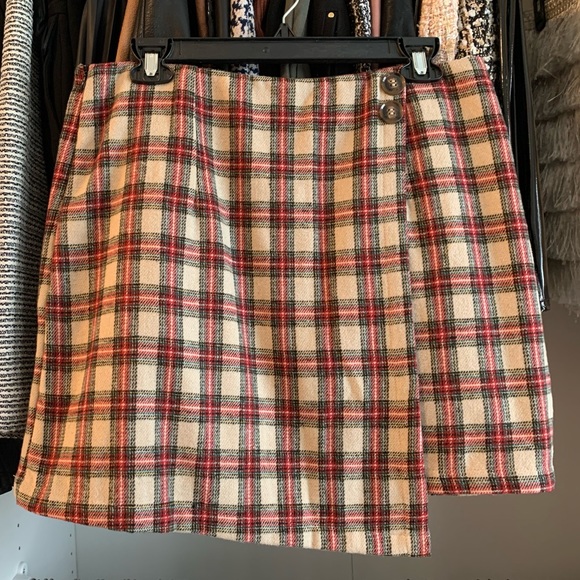 Checkered Button wrap skirt - Picture 6 of 7